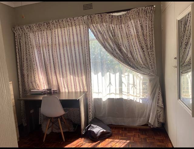 5 BEDROOM HOUSE FOR SALE IN ROBERTSHAM